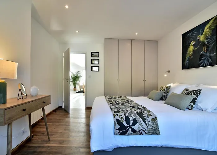 L Ostra 1, Appartement Haut Standing Front De Mer A Cancale Sur Le Port De La Houle