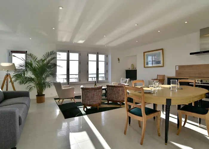 L Ostra 1, Appartement Haut Standing Front De Mer A Cancale Sur Le Port De La Houle